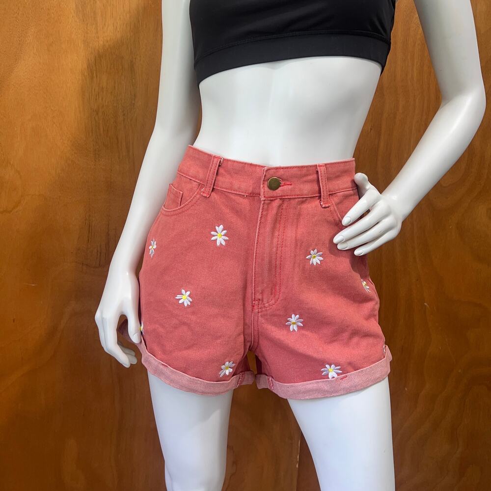 Women’s Shein Pinkish-Red Denim Jean Shorts Daisy Embroidered Cuffed Hem Size M